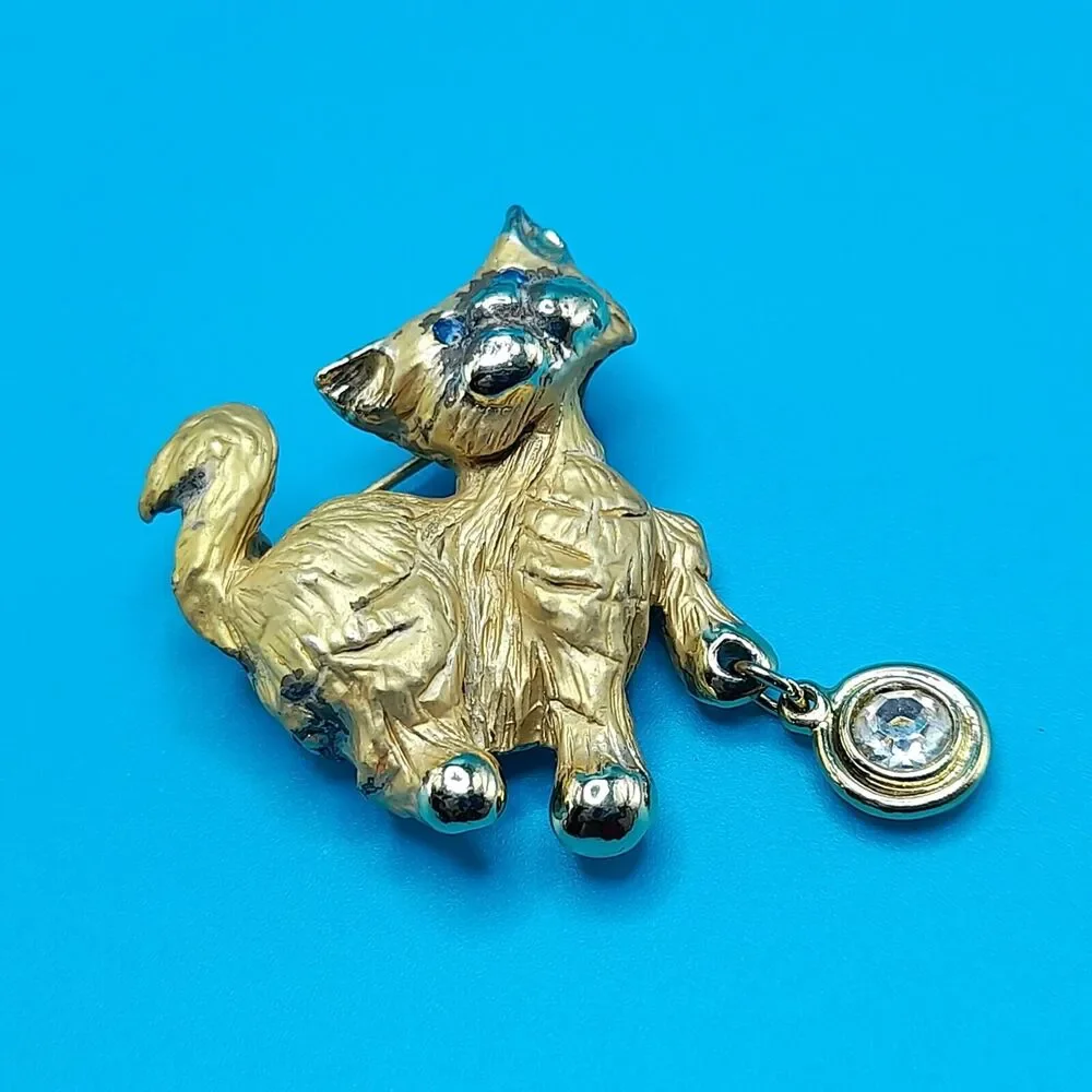 Vintage Cat Brooch, Signed Giusti,  Blue Rhinestone Eye, Kitten Pin, 90s Jewelry